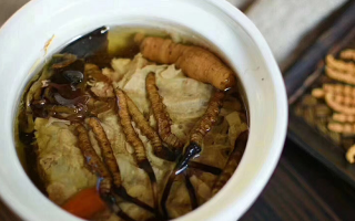 冬蟲夏草煲水喝，咱草原人就這么簡單整，營養(yǎng)不浪費(fèi)